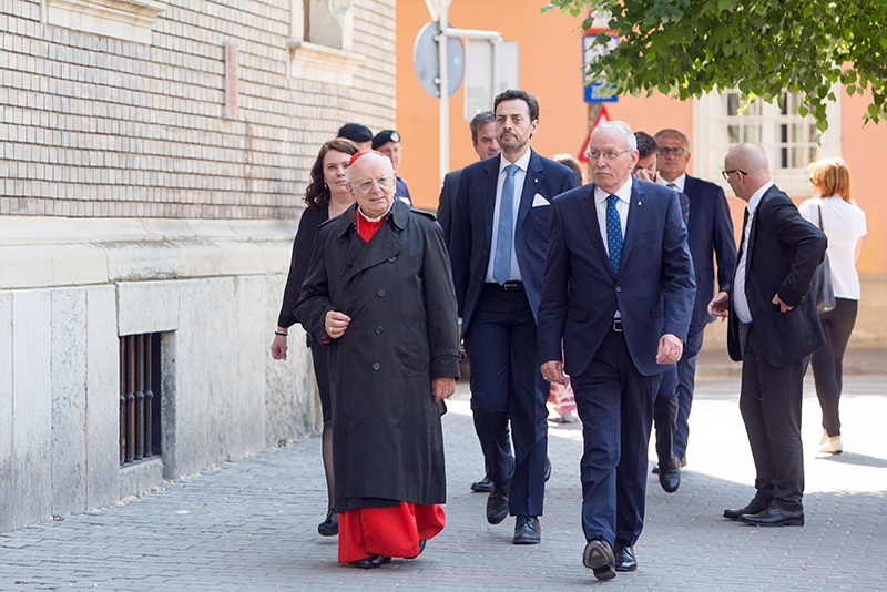 Ceremonia de înmânare a diplomelor - Academia Internațională Maurițiană, la Biserica Piariștilor din Cluj-Napoca