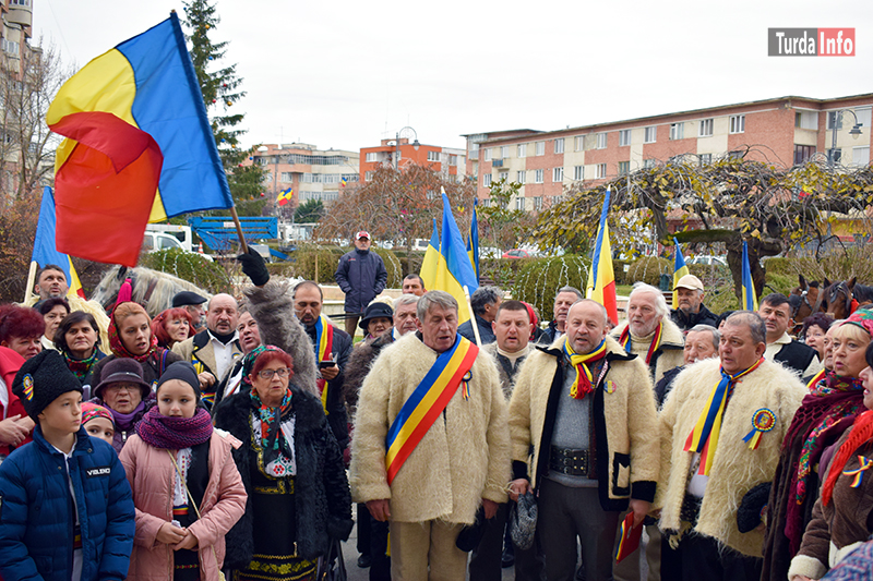 Convoiul Unirii primit la Turda cu aplauze, cântece și lacrimi, ba chiar și cu pâine cu sare