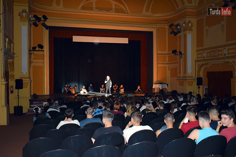 Trupele de teatru de la Colegiile Tehnic și Dr. I. Rațiu din Turda (FOTO)