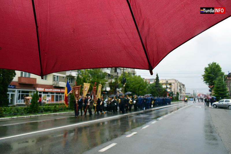 Ziua Eroilor, pe ploaie, la Câmpia Turzii - 25 mai 2017