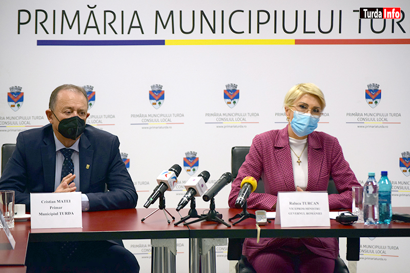 Conferința de presă - Vicepremierul Raluca Turcan la Turda - 28 noiembrie 2020
